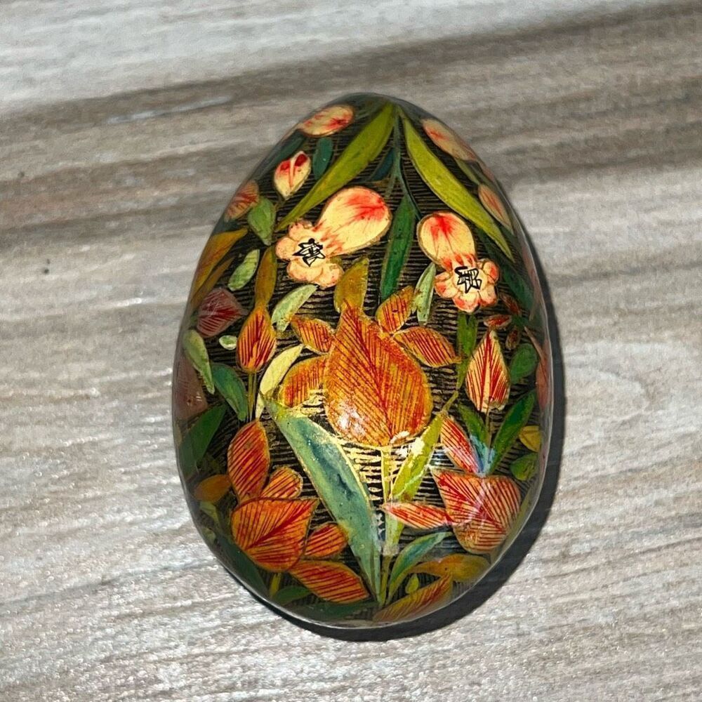 Vintage Kashmir Lacquered Egg Shaped Box Hand Painted Black Flower Garden Leaves